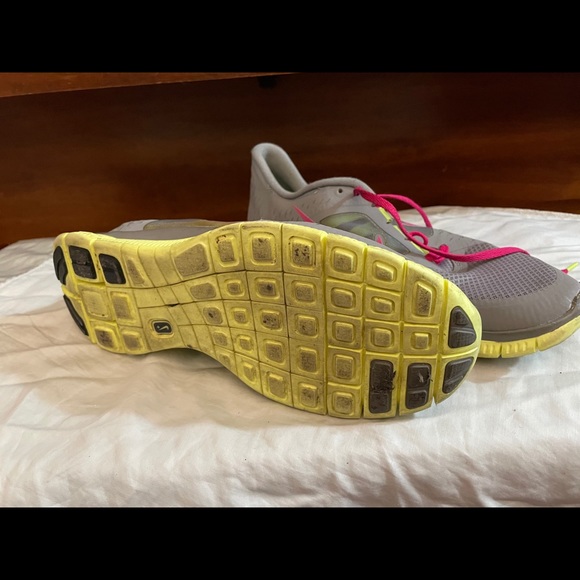 Nike sneakers - Picture 2 of 2